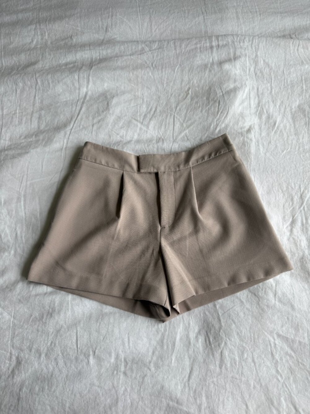 A New Day/Target Women's High-Rise Tailored Shorts in Tan/Beige Size 8